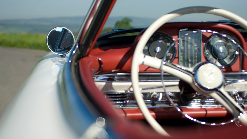 Illustration for article titled A Mercedes 300SL Roadster In The Swiss Alps